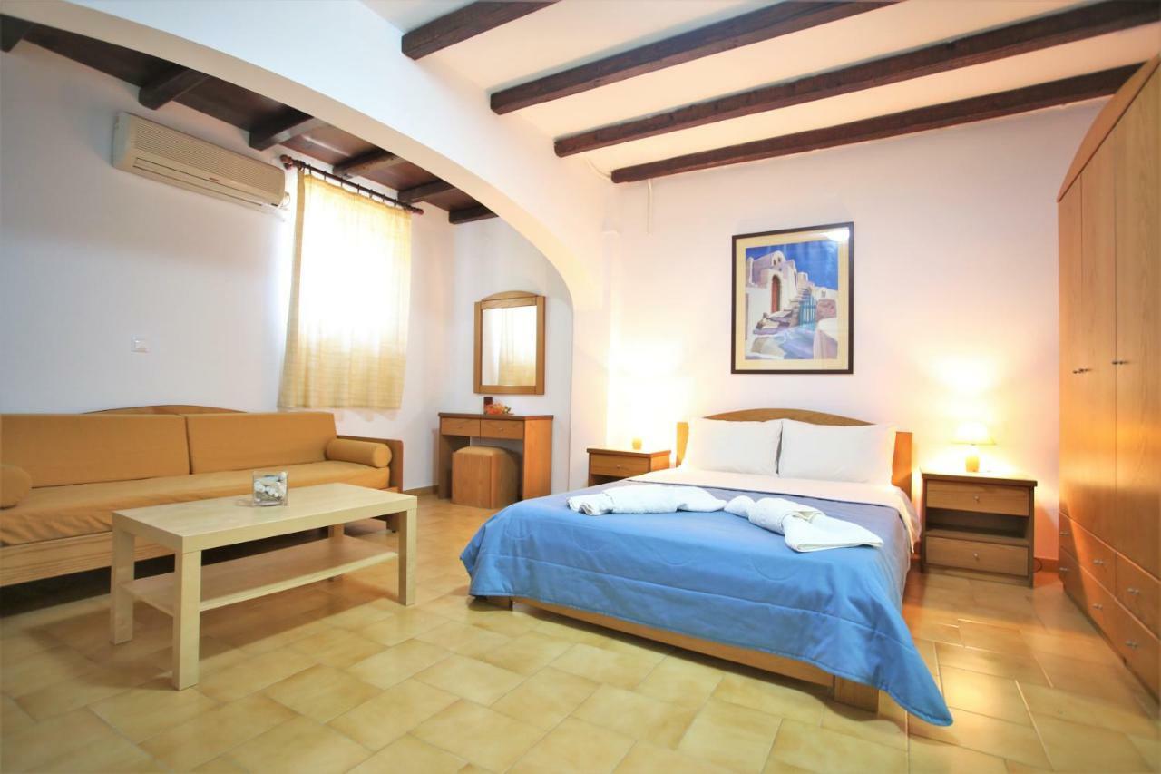 Pension Ioanna Adamantas  Exterior photo